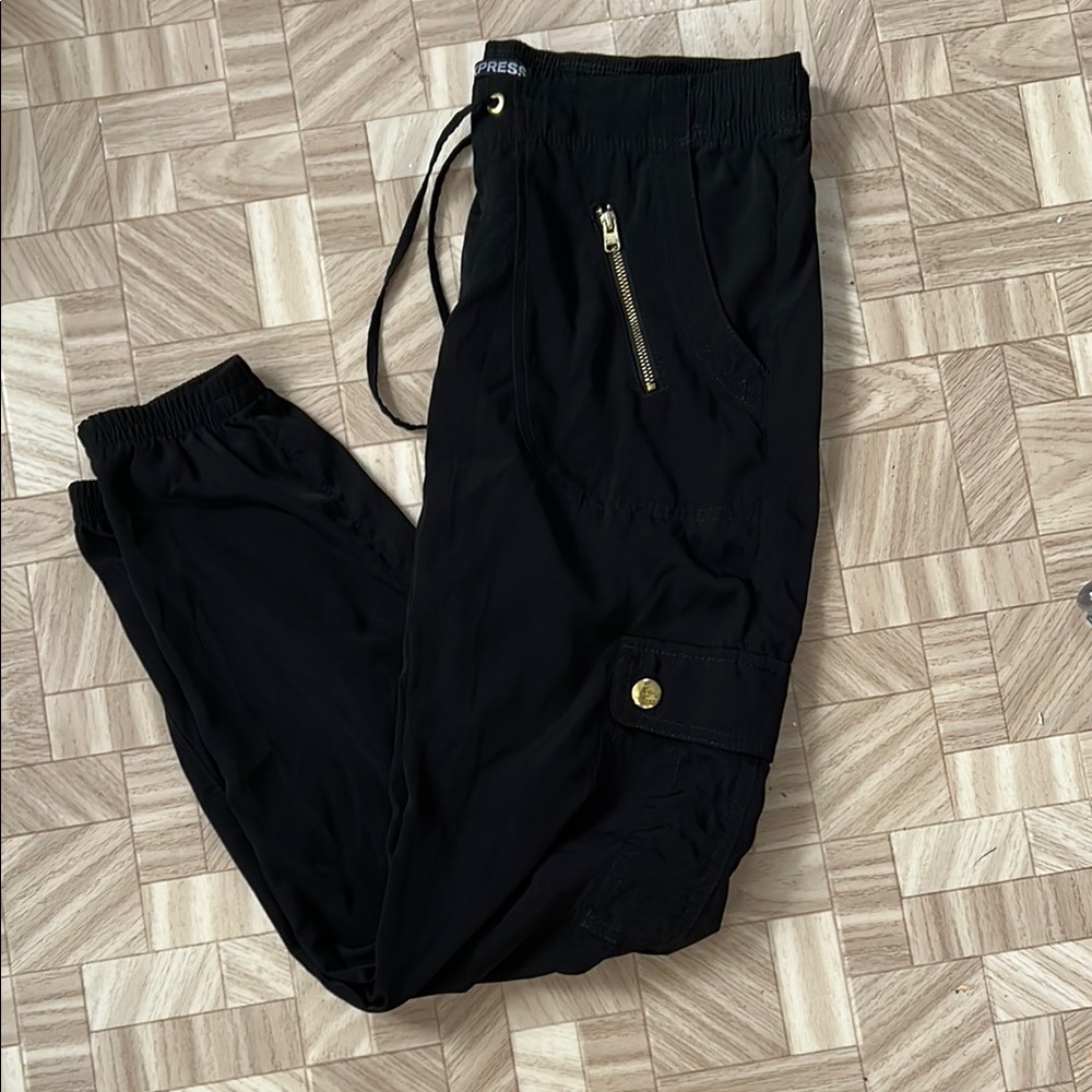 Women’s express Black Cargo Pants xs/s